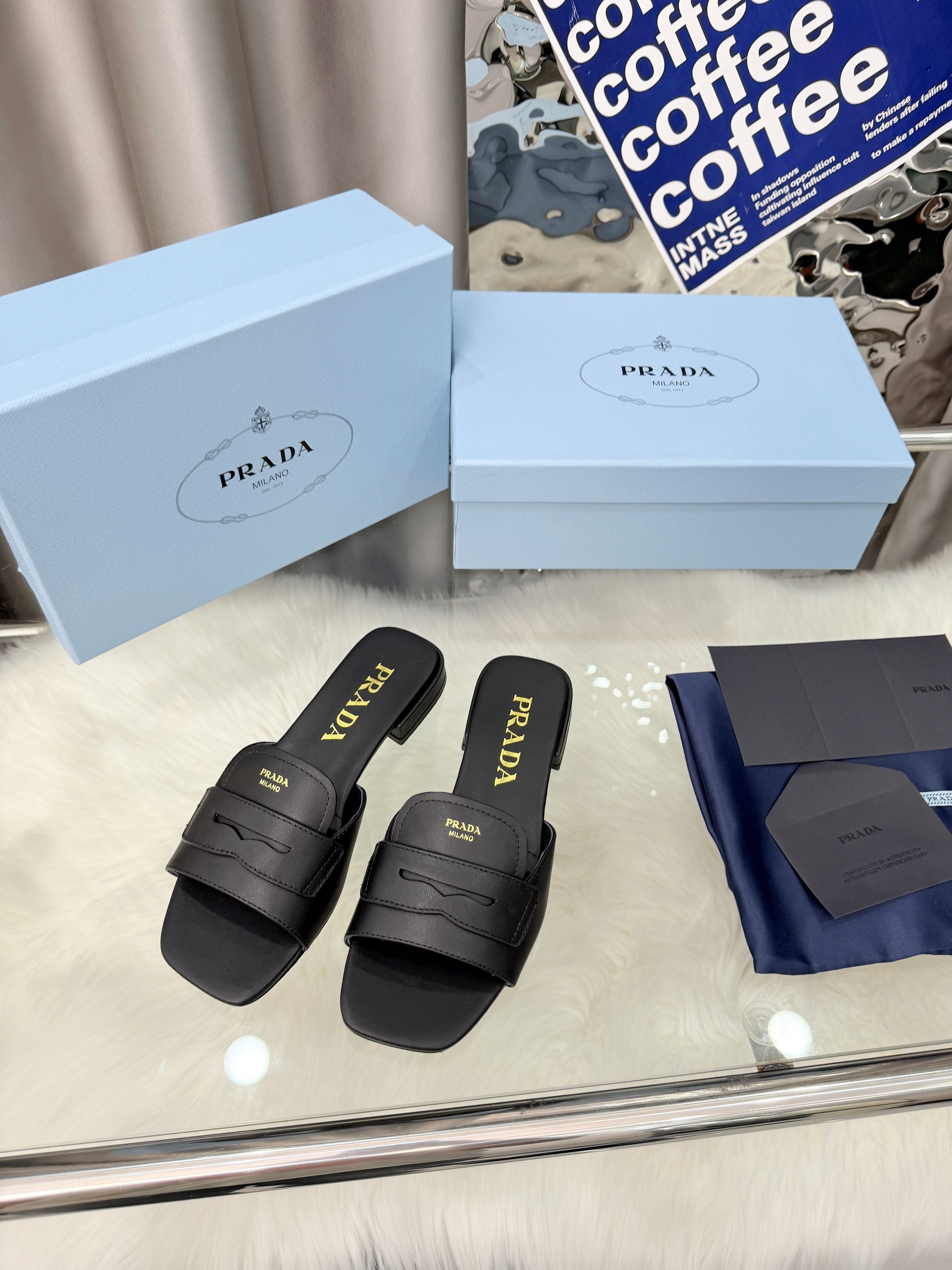 Prada 26SS Sandals 10mm Black Leather 564171