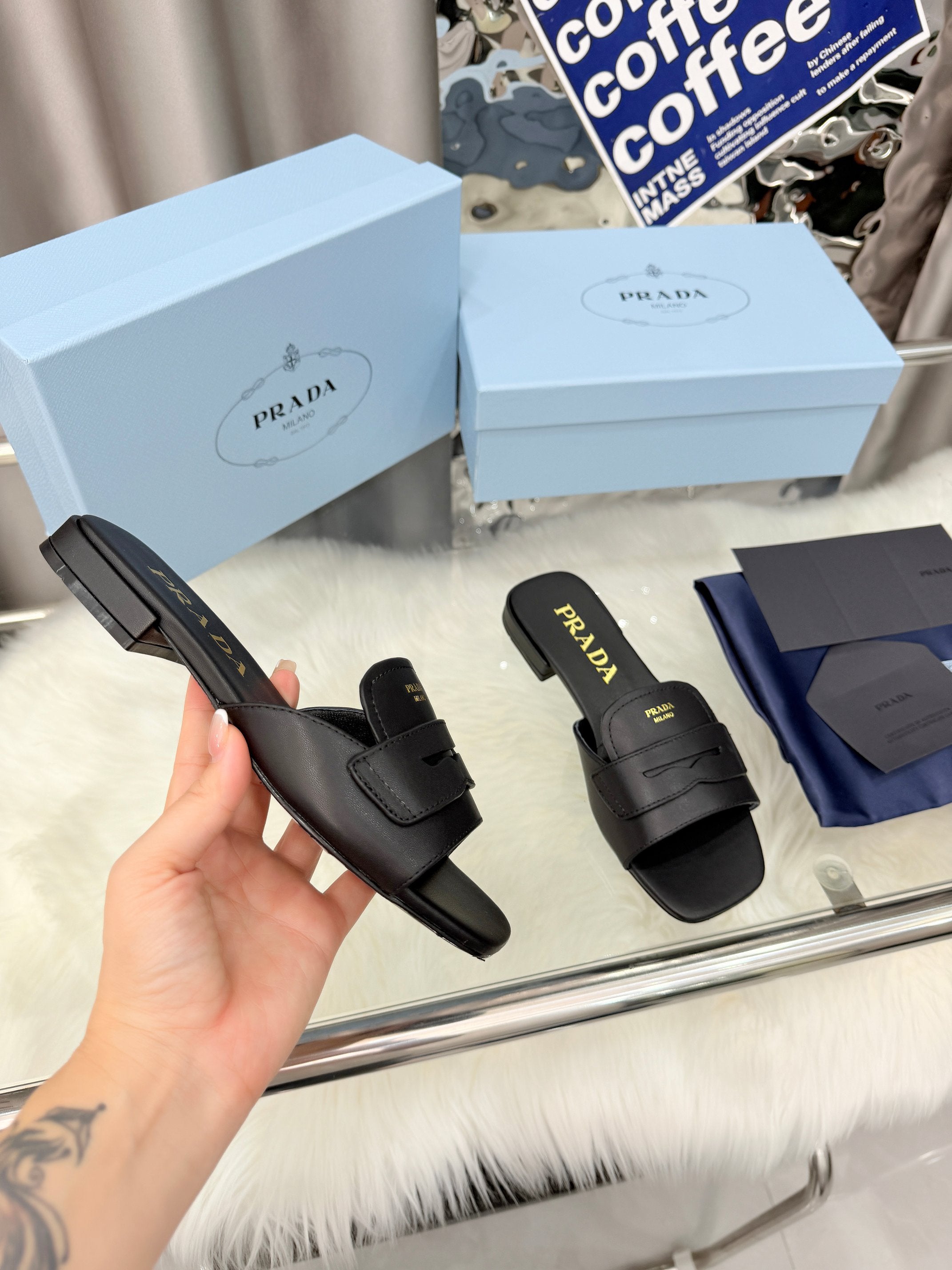 Prada 26SS Sandals 10mm Black Leather 564171