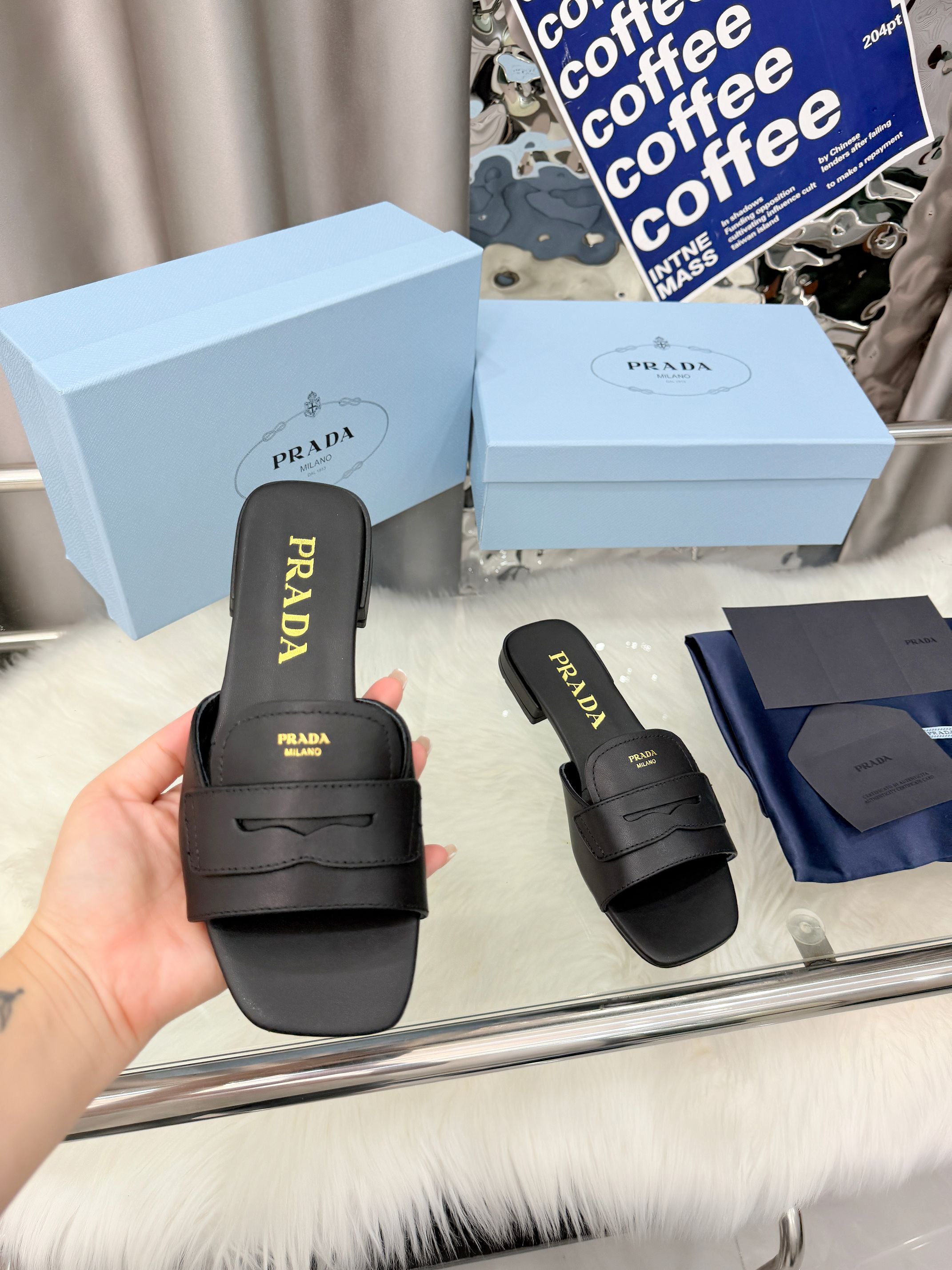 Prada 26SS Sandals 10mm Black Leather 564171