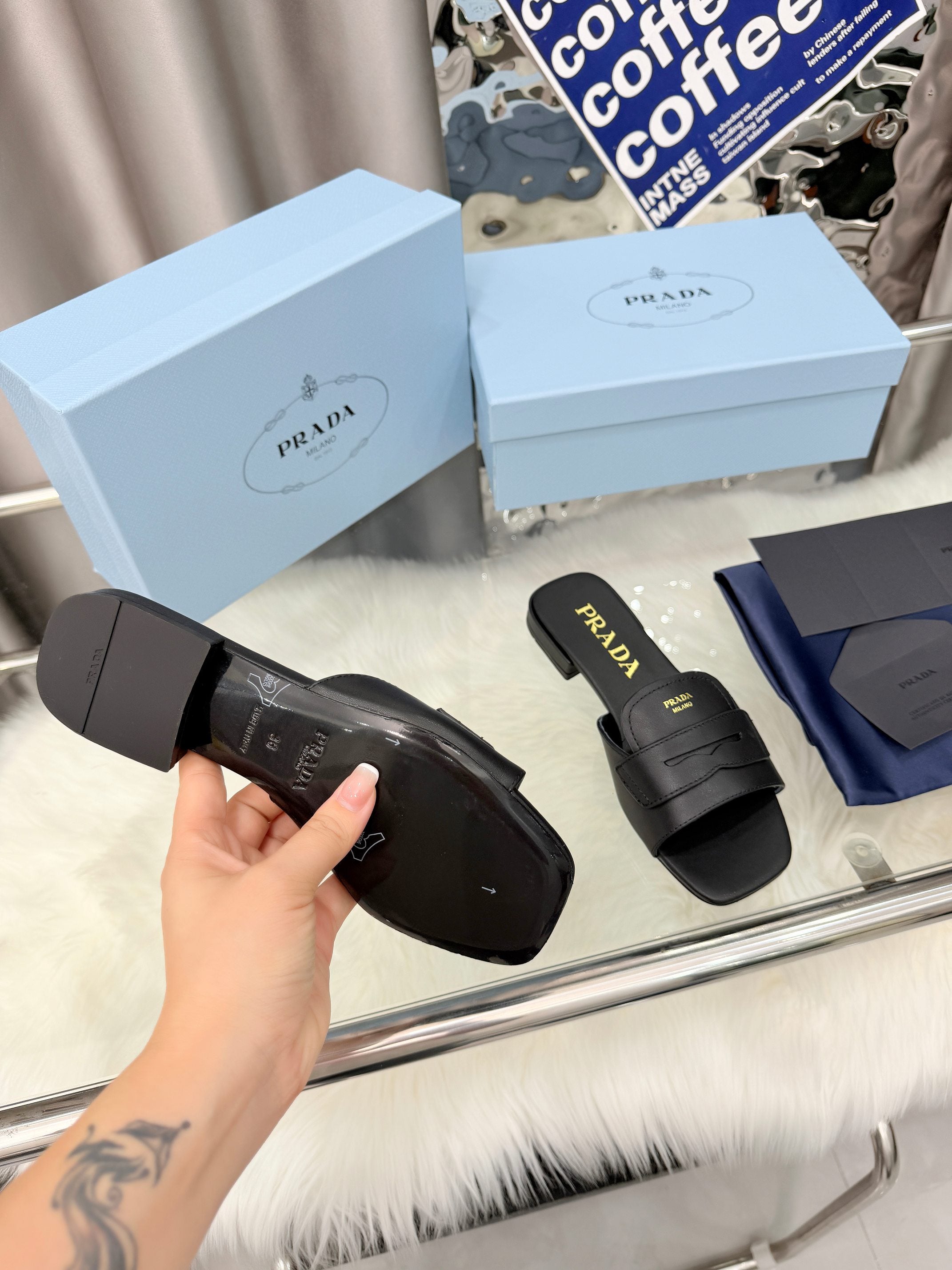 Prada 26SS Sandals 10mm Black Leather 564171