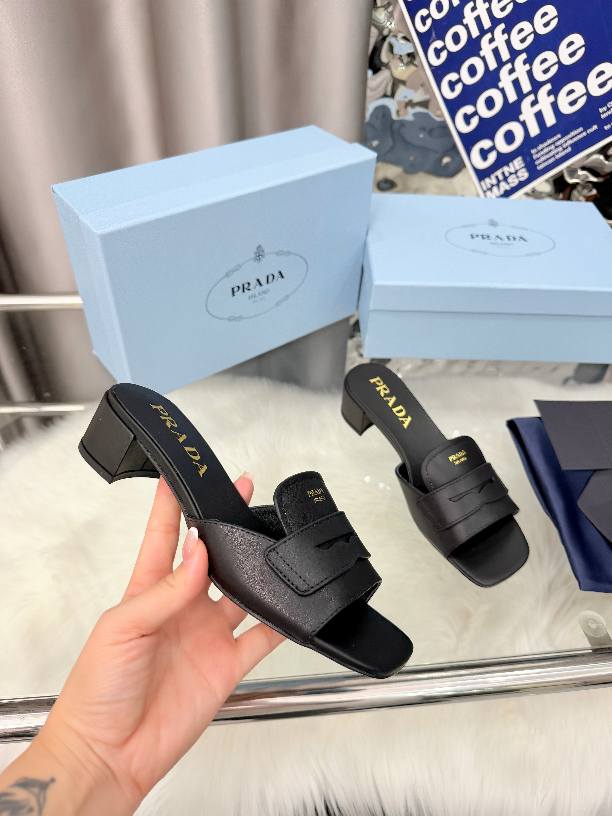 Prada 26SS Sandals Black Leather 564174