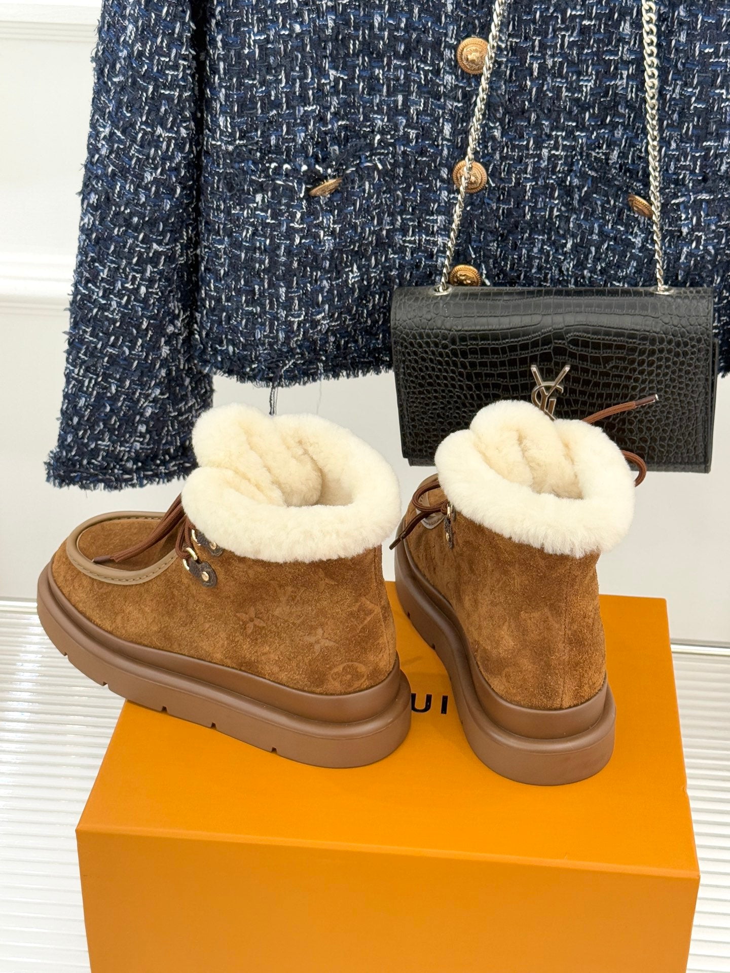 LV Ski Cortina Low Boot Brown Suede Wool 572489