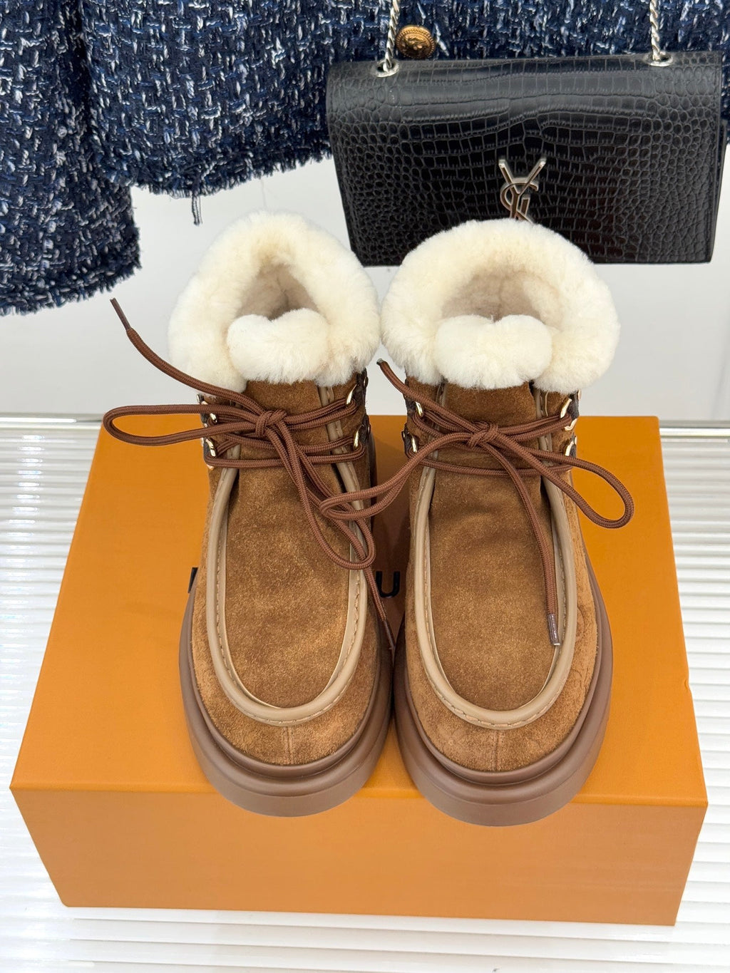 LV Ski Cortina Low Boot Brown Suede Wool 572489