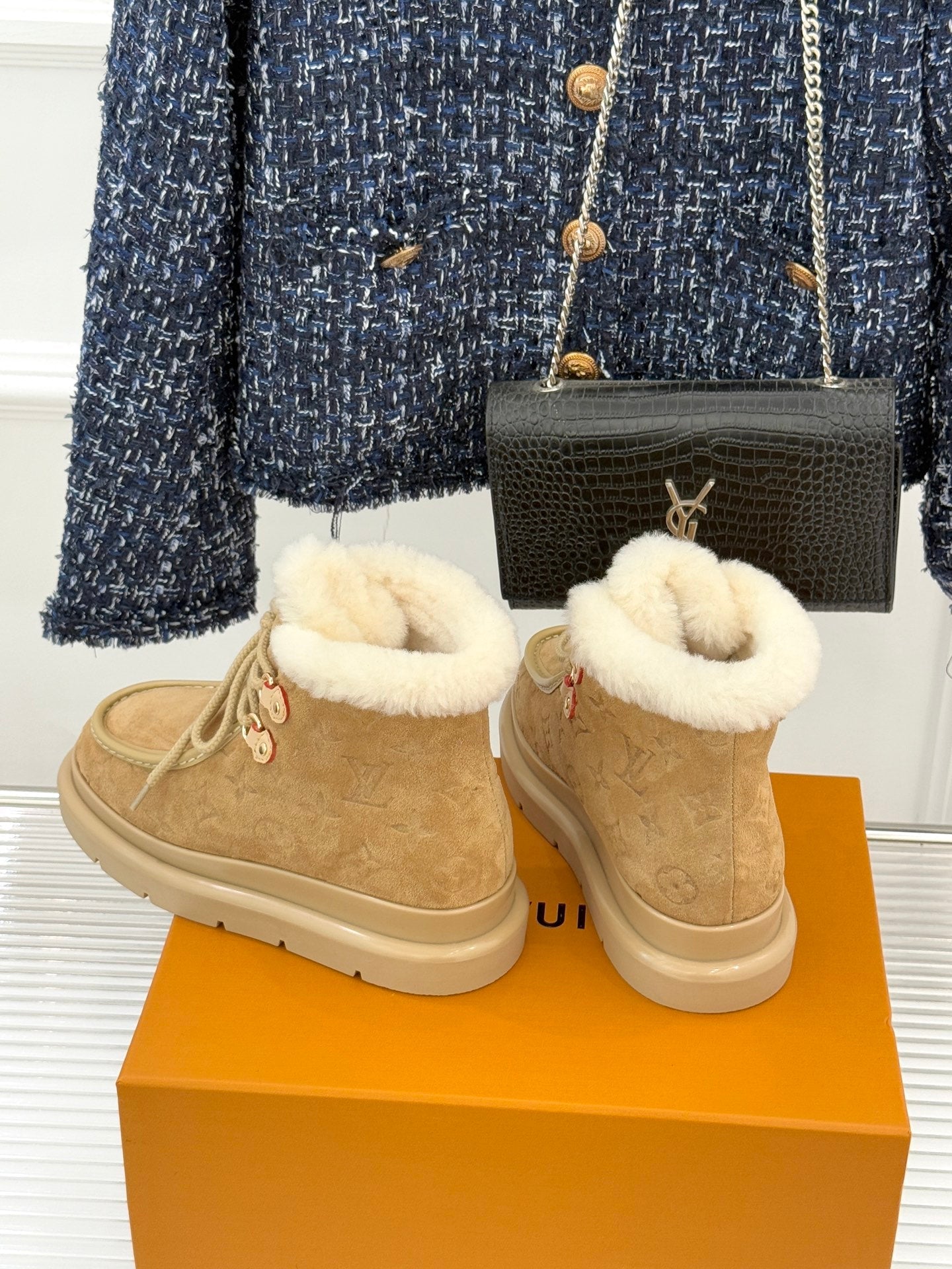 LV Ski Cortina Low Boot Light Brown Suede Wool 572490