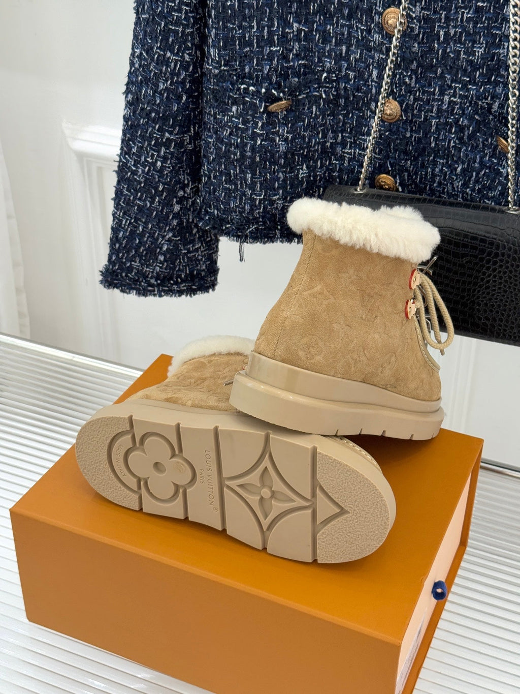 LV Ski Cortina Low Boot Light Brown Suede Wool 572490