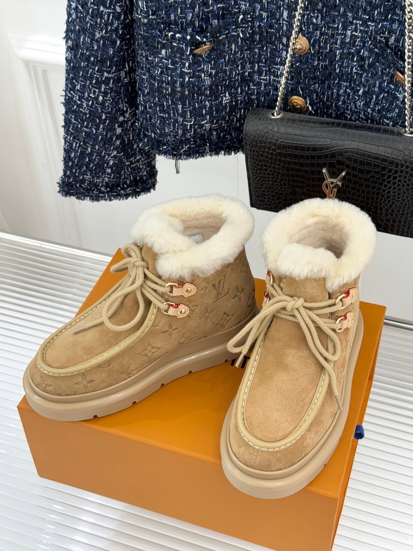 LV Ski Cortina Low Boot Light Brown Suede Wool 572490