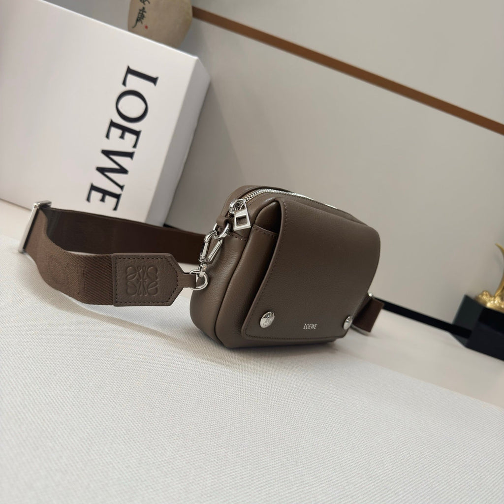 Loewe 2025 Small Pebble Messenger Bag Brown Grained Calfskin 274597