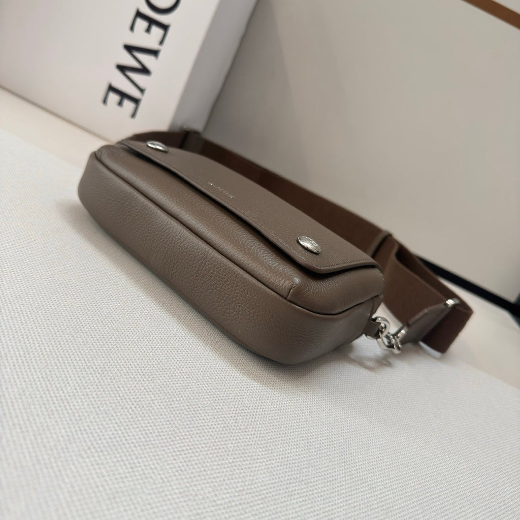 Loewe 2025 Small Pebble Messenger Bag Brown Grained Calfskin 274597