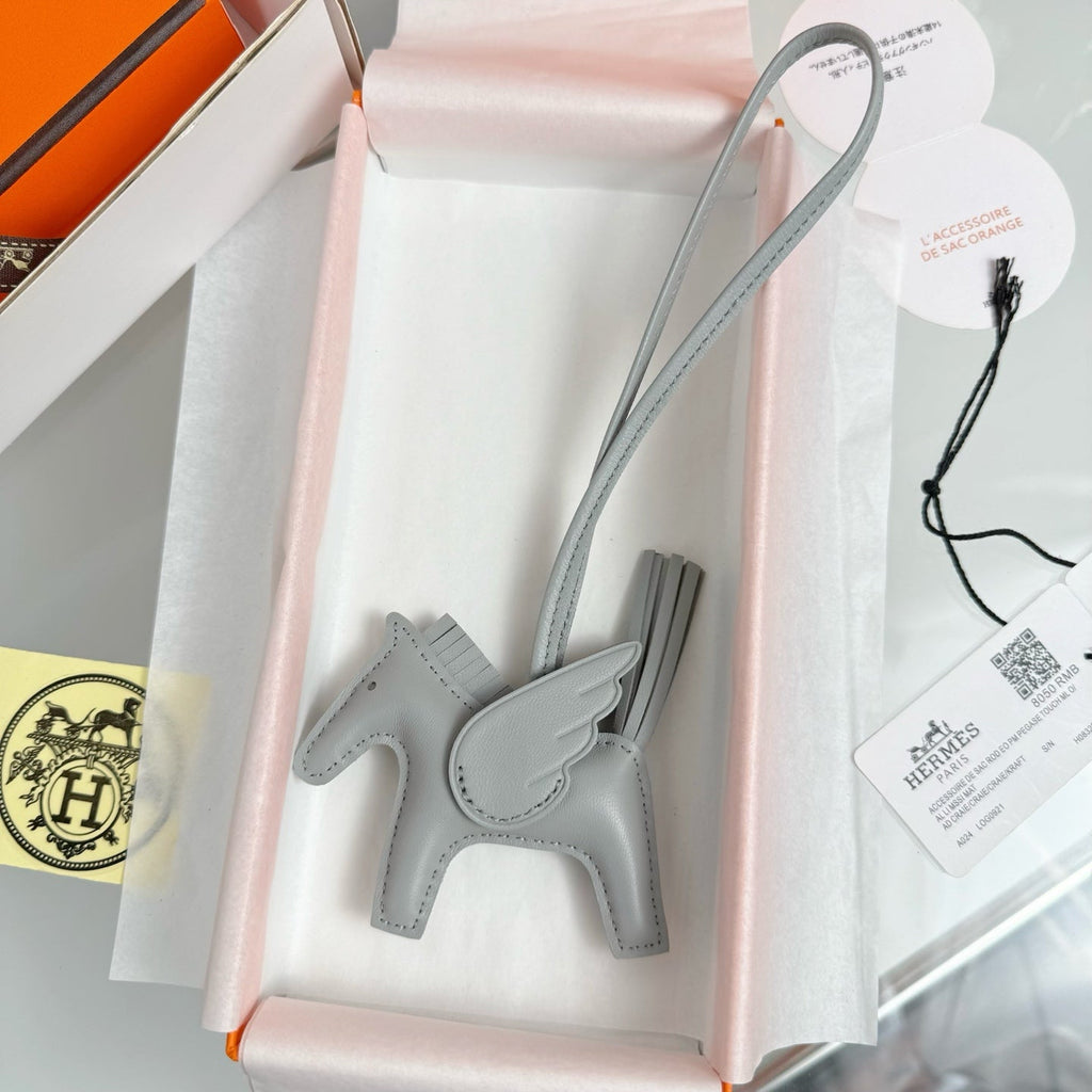 HM Rodeo Pegase PM Charm Gray Lambskin