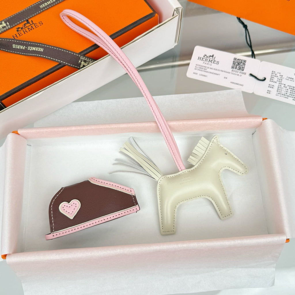 HM Rodeo Robeo Heart PM Charm White mix Chocolate Lambskin