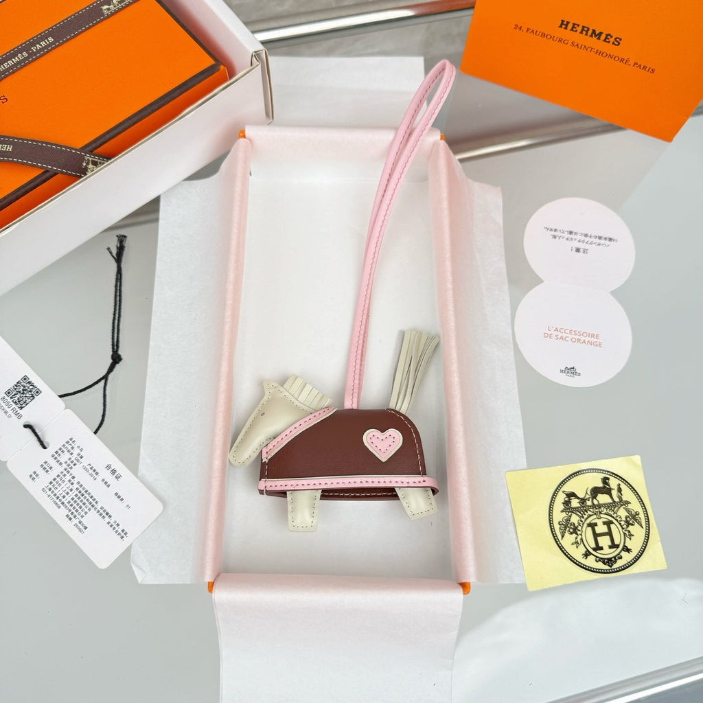 HM Rodeo Robeo Heart PM Charm White mix Chocolate Lambskin