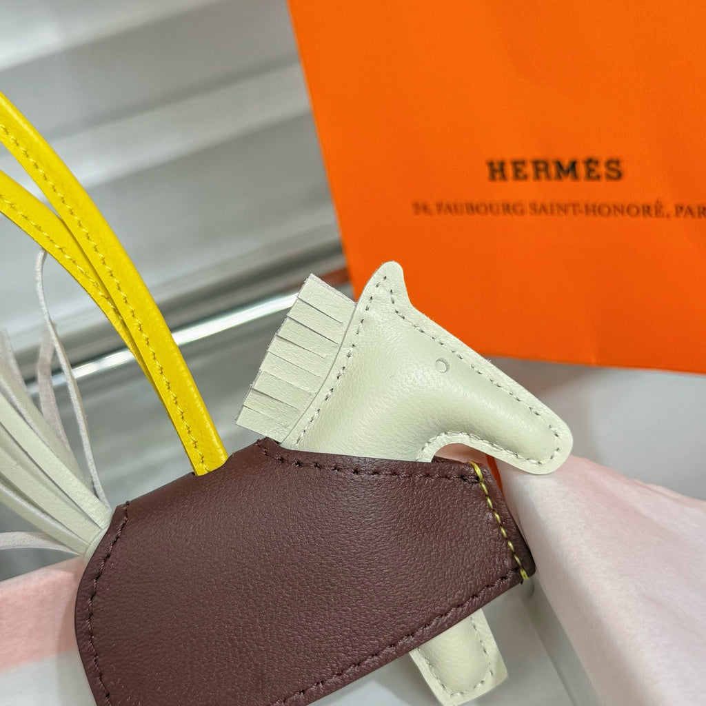 HM Rodeo Robeo 24 PM Charm Beige mix Chocolate Lambskin