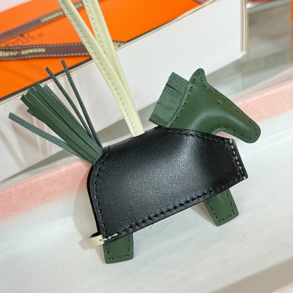 HM Rodeo Robeo 24 PM Charm Green mix Black Lambskin