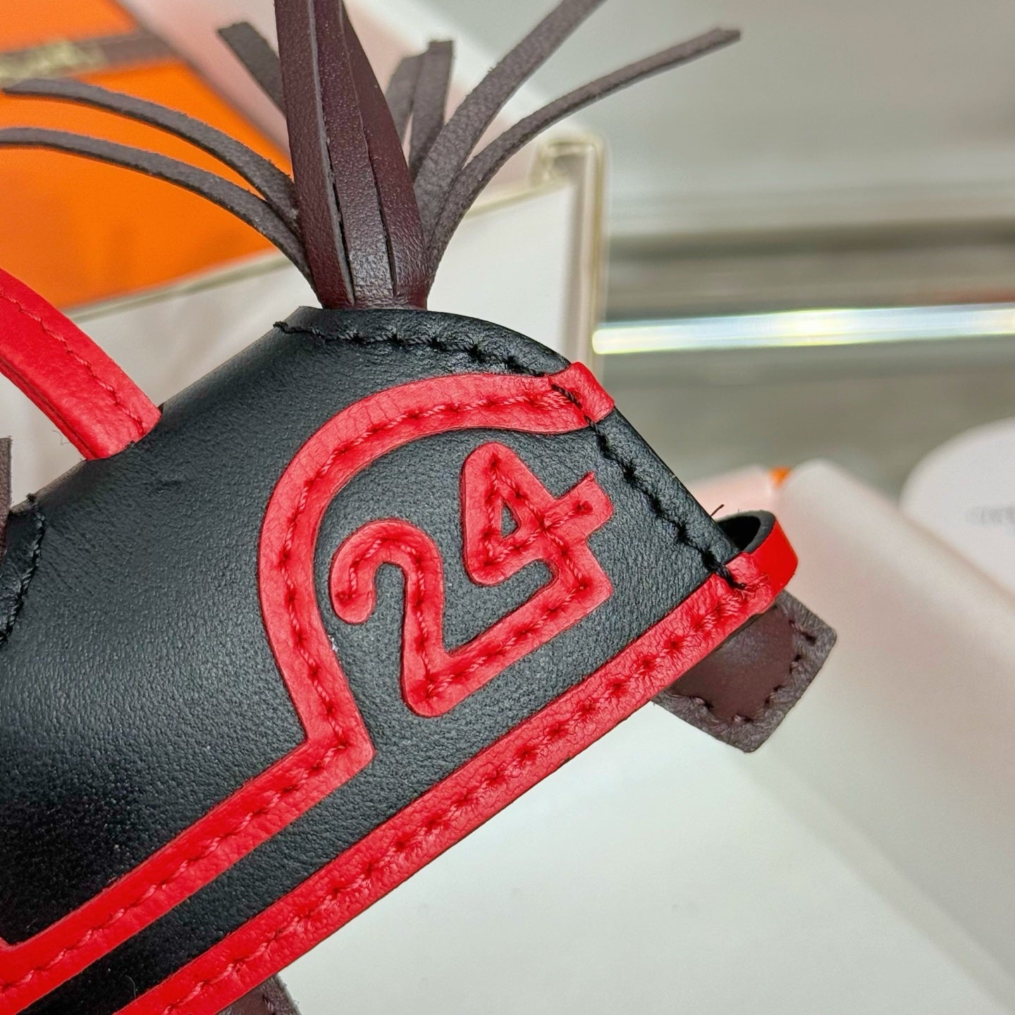 HM Rodeo Robeo 24 PM Charm Chocolate mix Red Lambskin