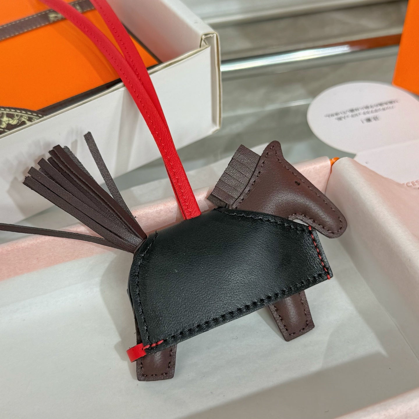 HM Rodeo Robeo 24 PM Charm Chocolate mix Red Lambskin