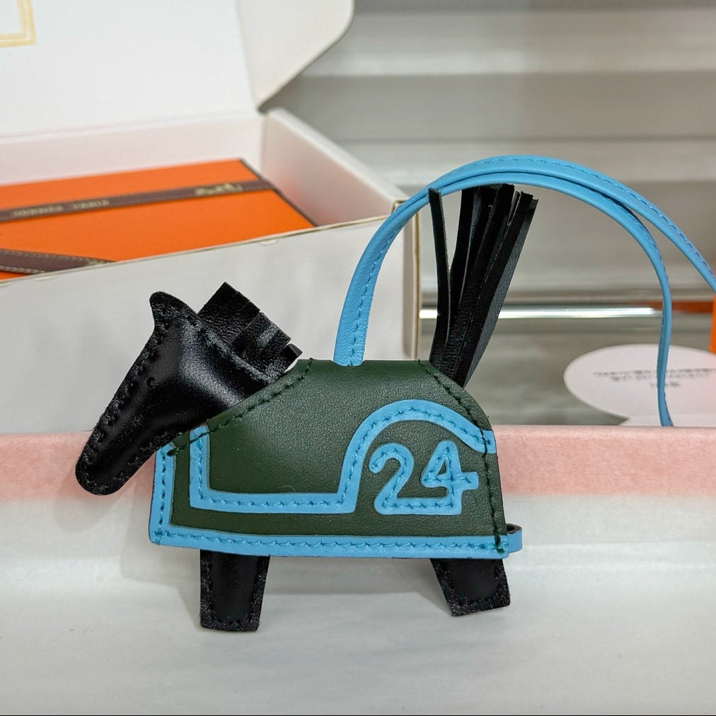 HM Rodeo Robeo 24 PM Charm Black mix Mangrove Green Lambskin