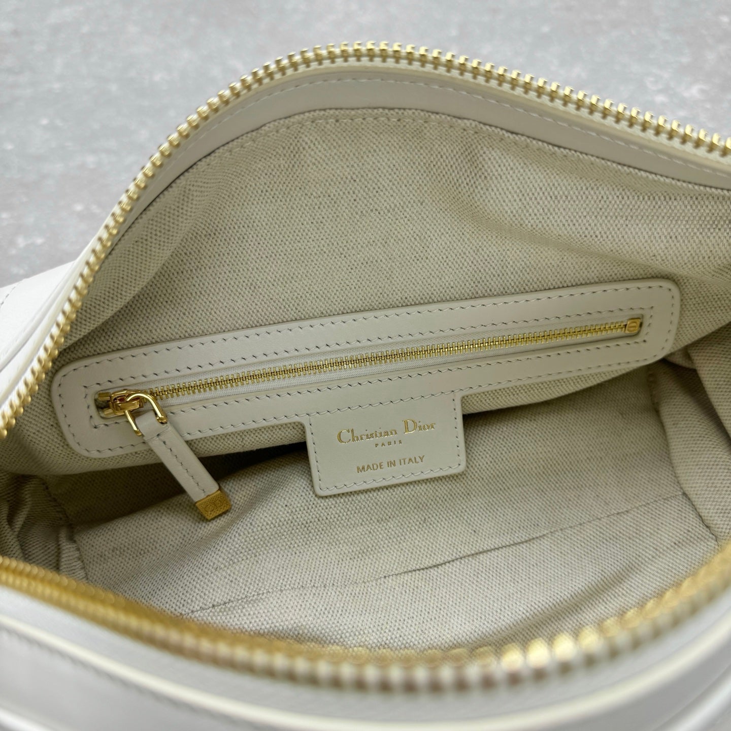Dior 2025 Hobo Bag 25cm White Calfskin