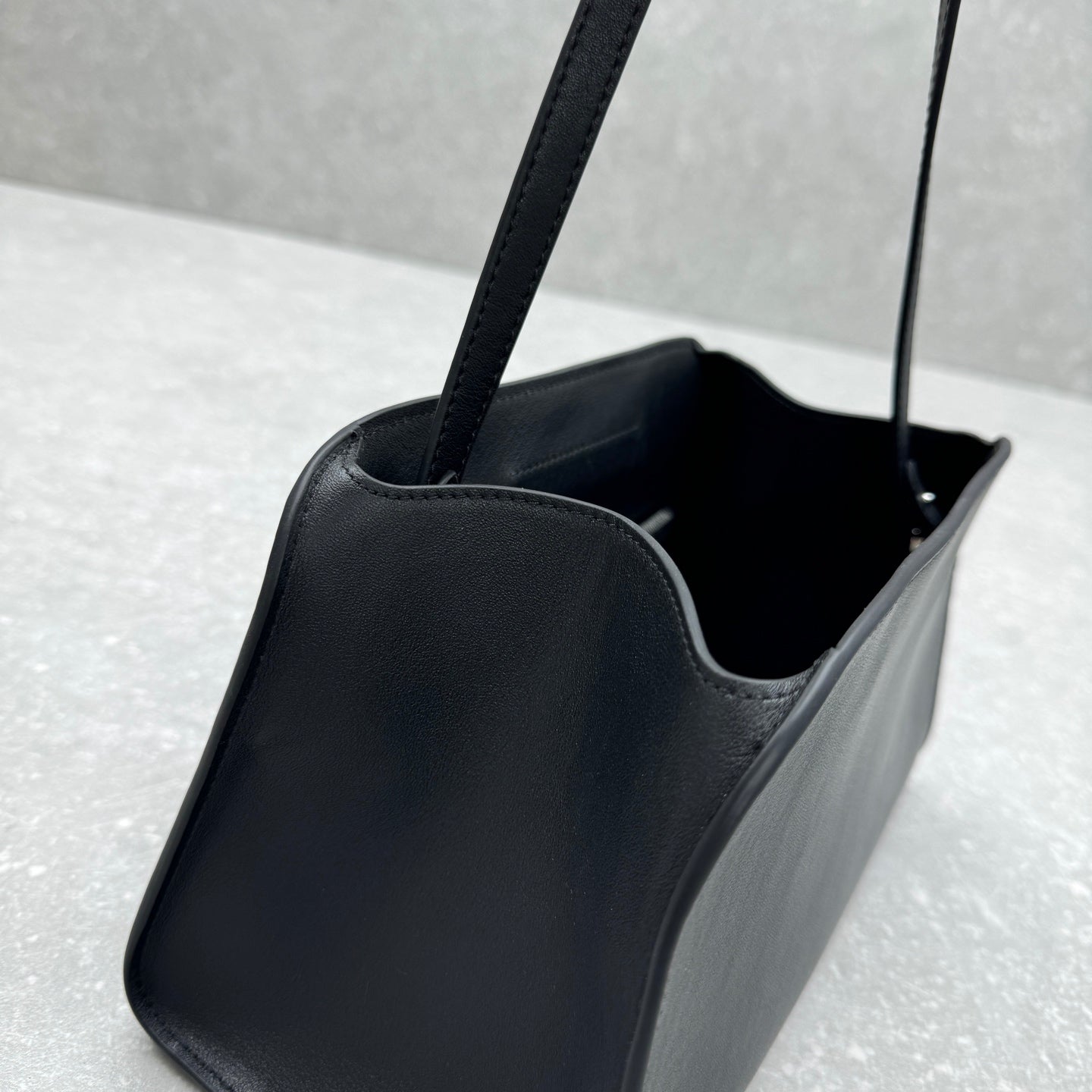 The Row 2025 Peggy Clutch 28cm Black Leather