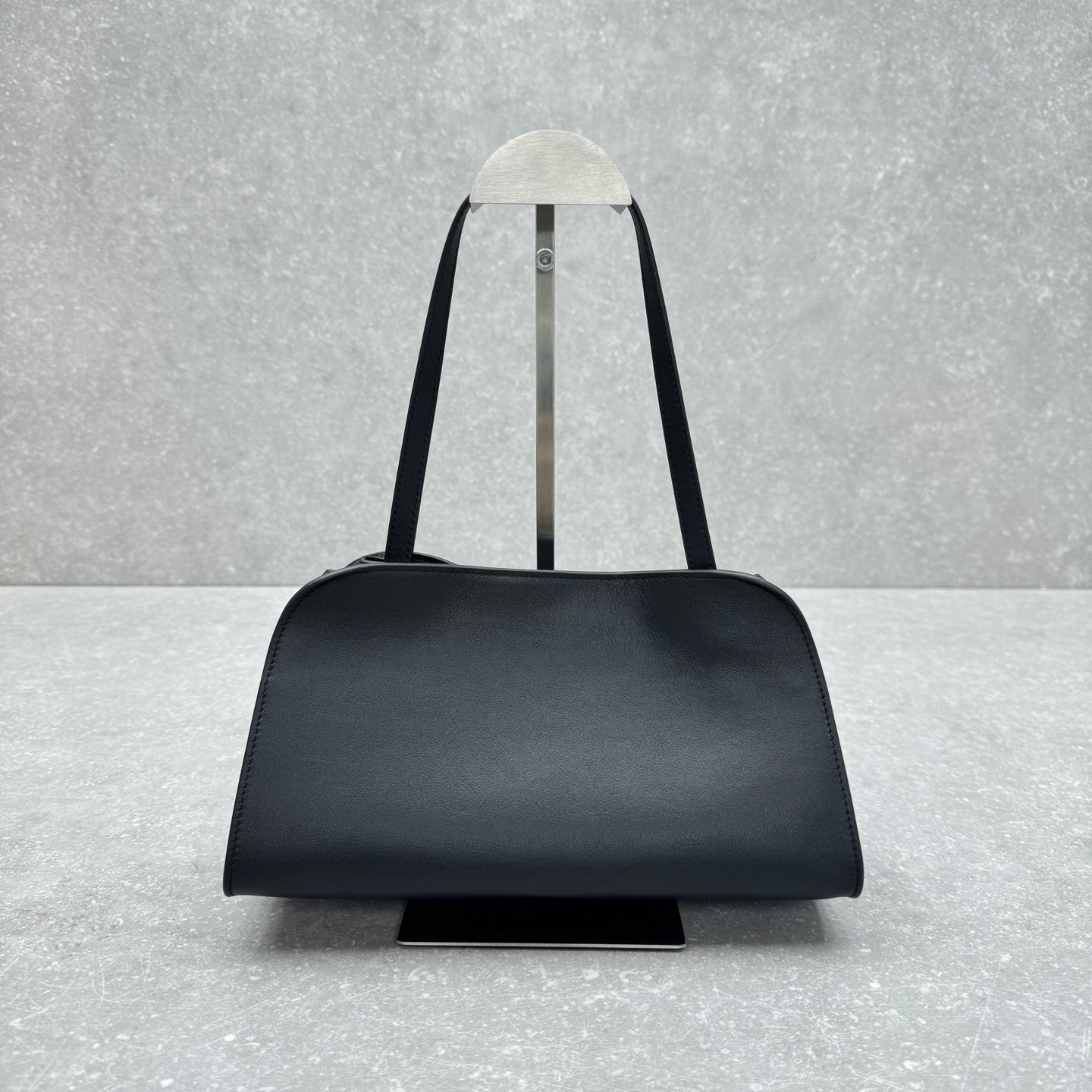 The Row 2025 Peggy Clutch 28cm Black Leather