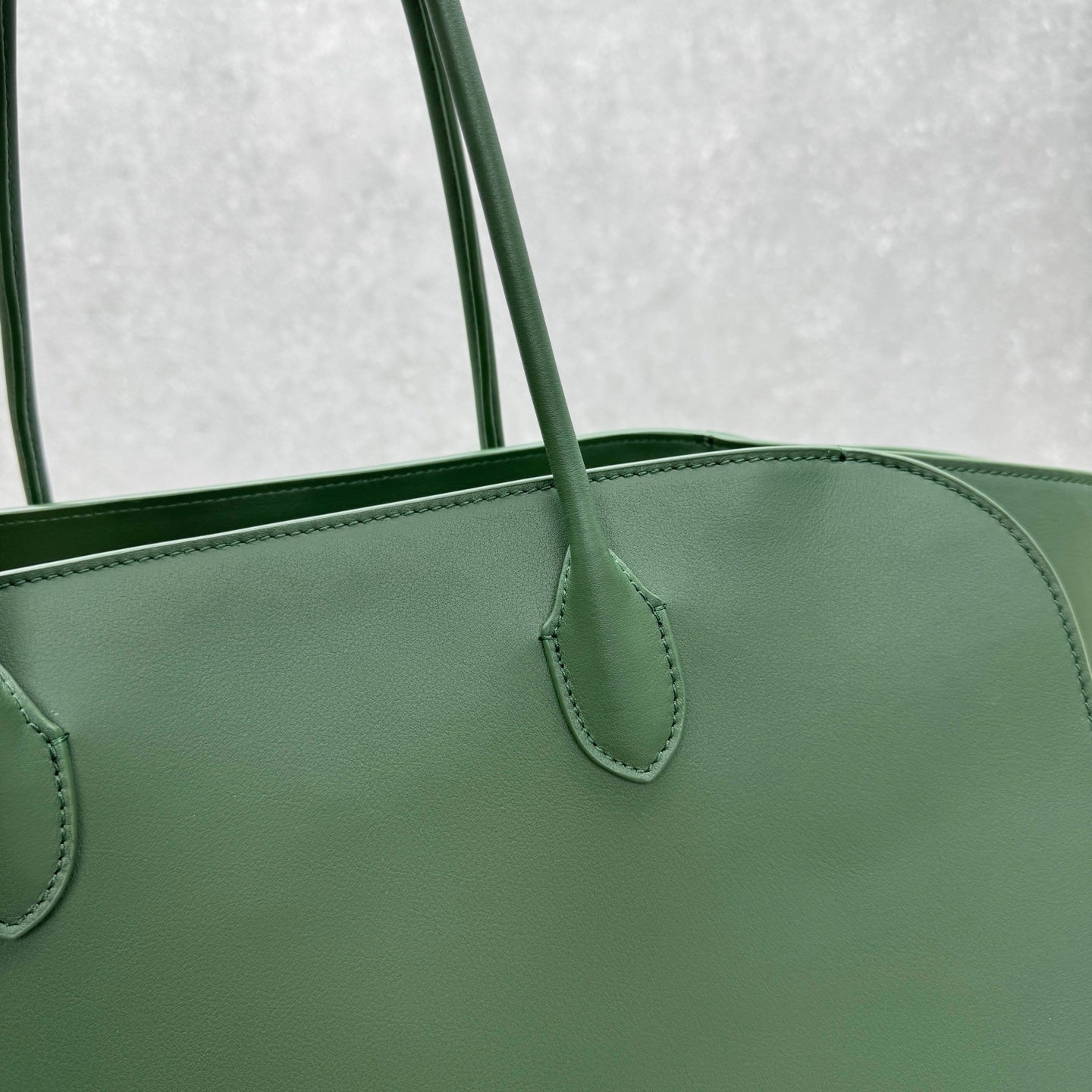 The Row 2025 Marlo 17 Bag 43cm Green Leather