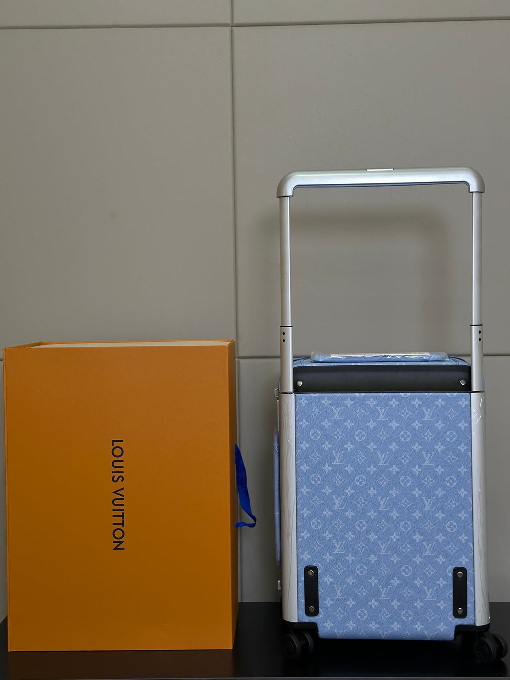 LV 2025 Horizon 55 Suitcase Sky Blue Canvas Cowhide 273840