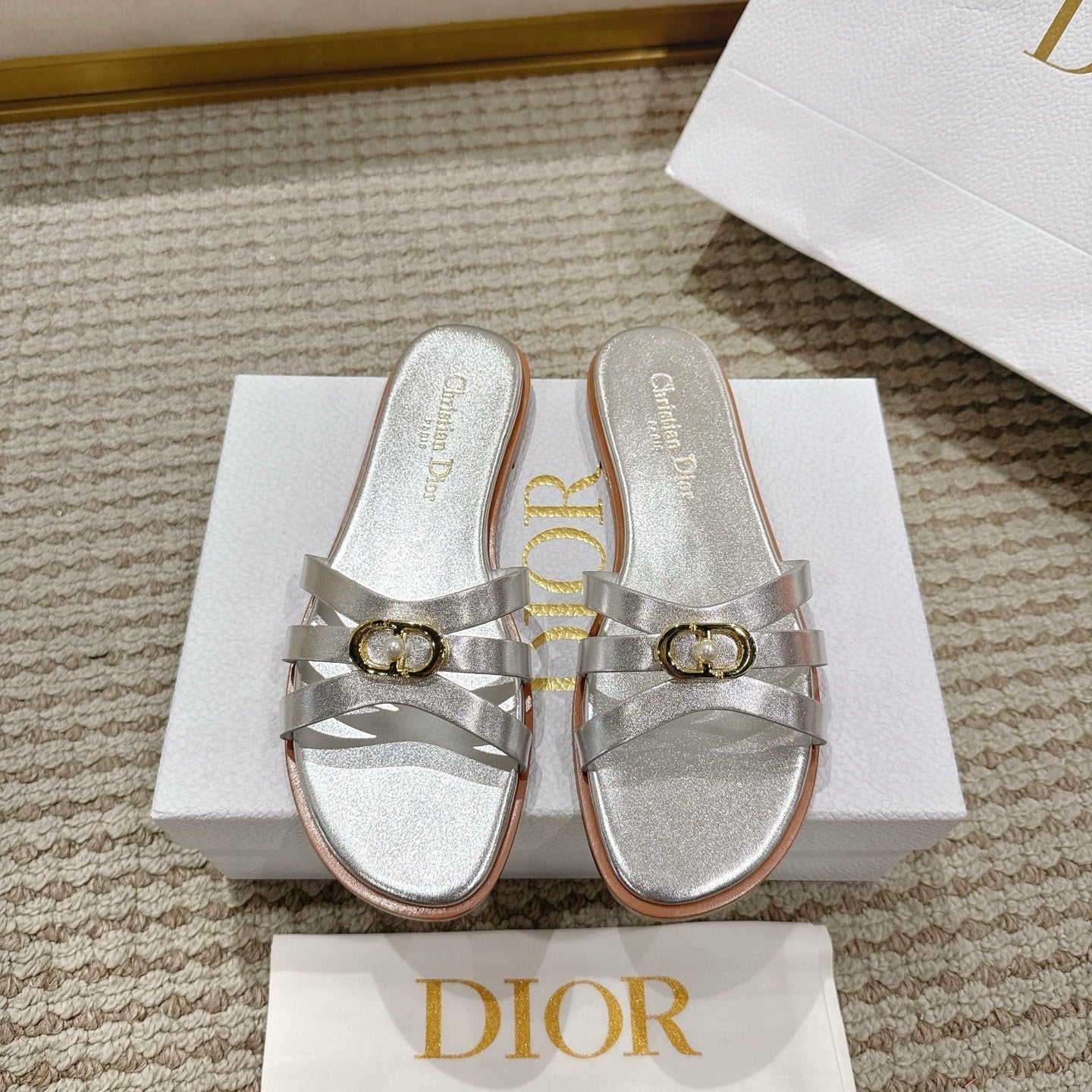 CD 30M Slide Sliver Calfskin 543737