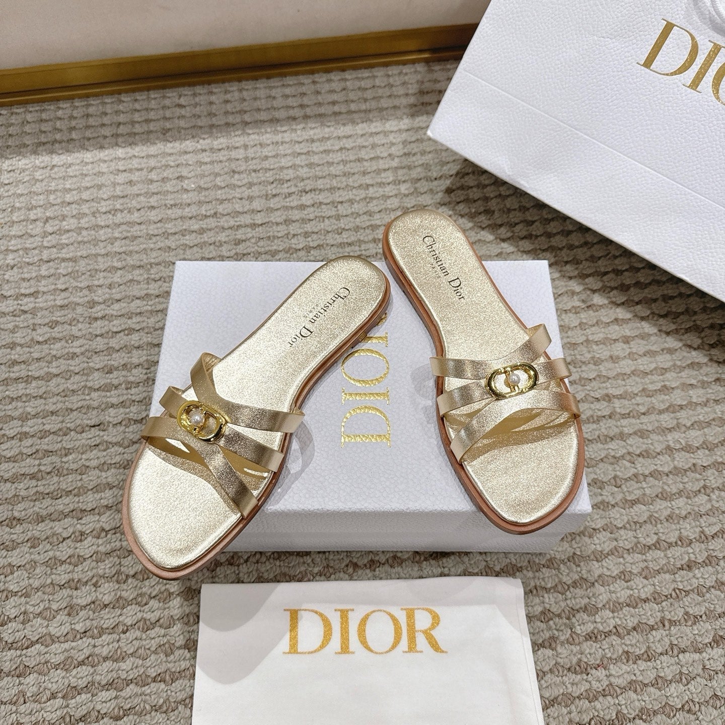 CD 30M Slide Golden Calfskin 543738