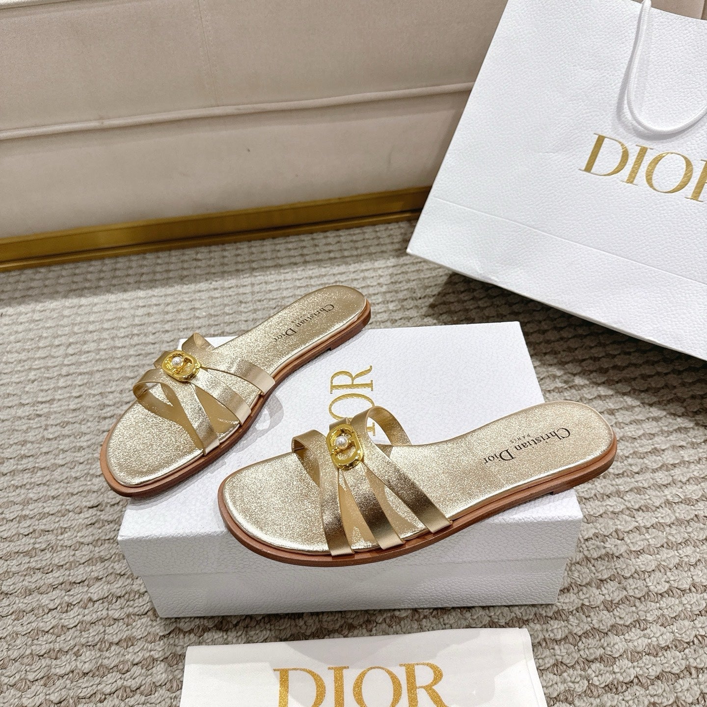 CD 30M Slide Golden Calfskin 543738