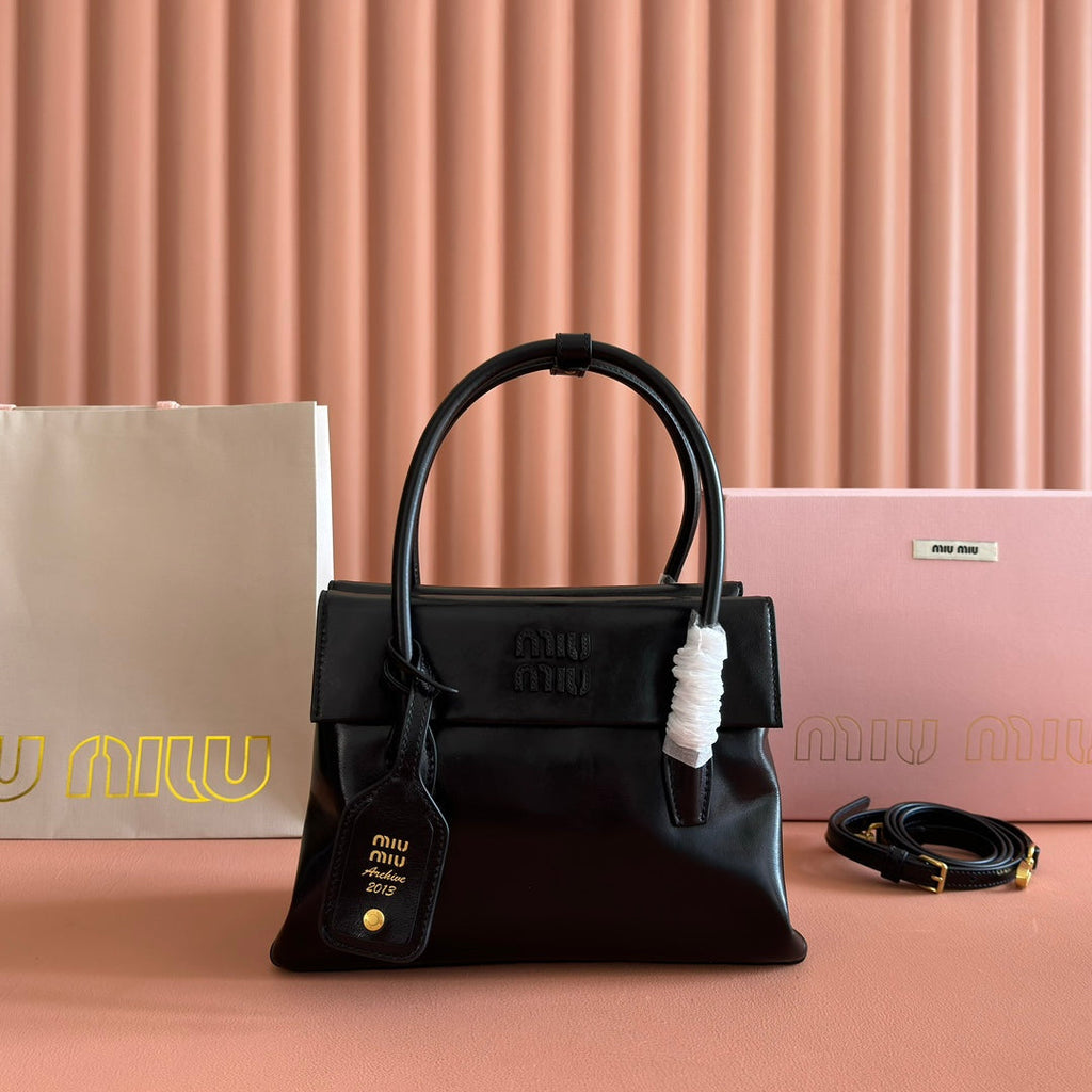 Miu Solitaire Bag 25 Black Calfskin