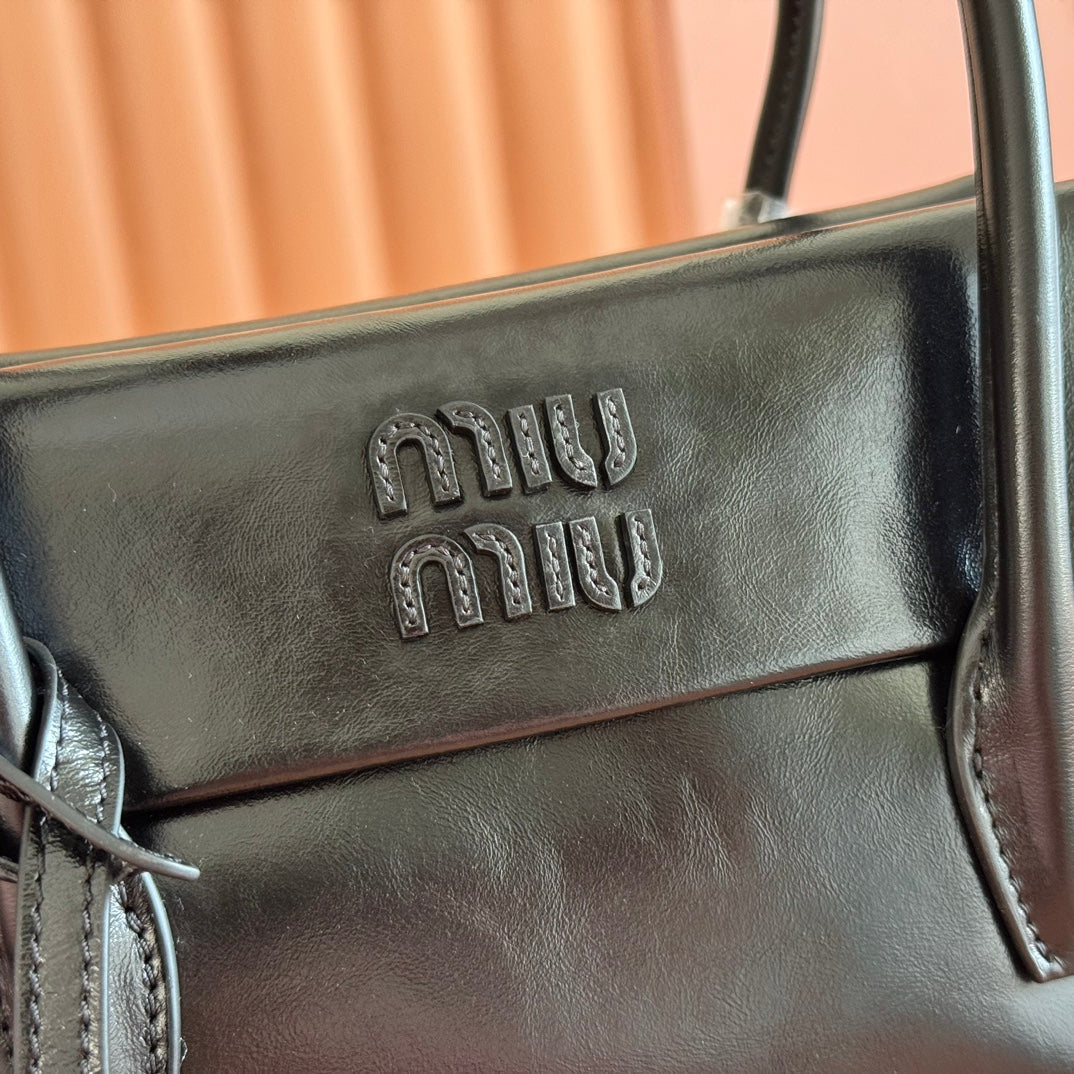 Miu Solitaire Bag 25 Black Calfskin