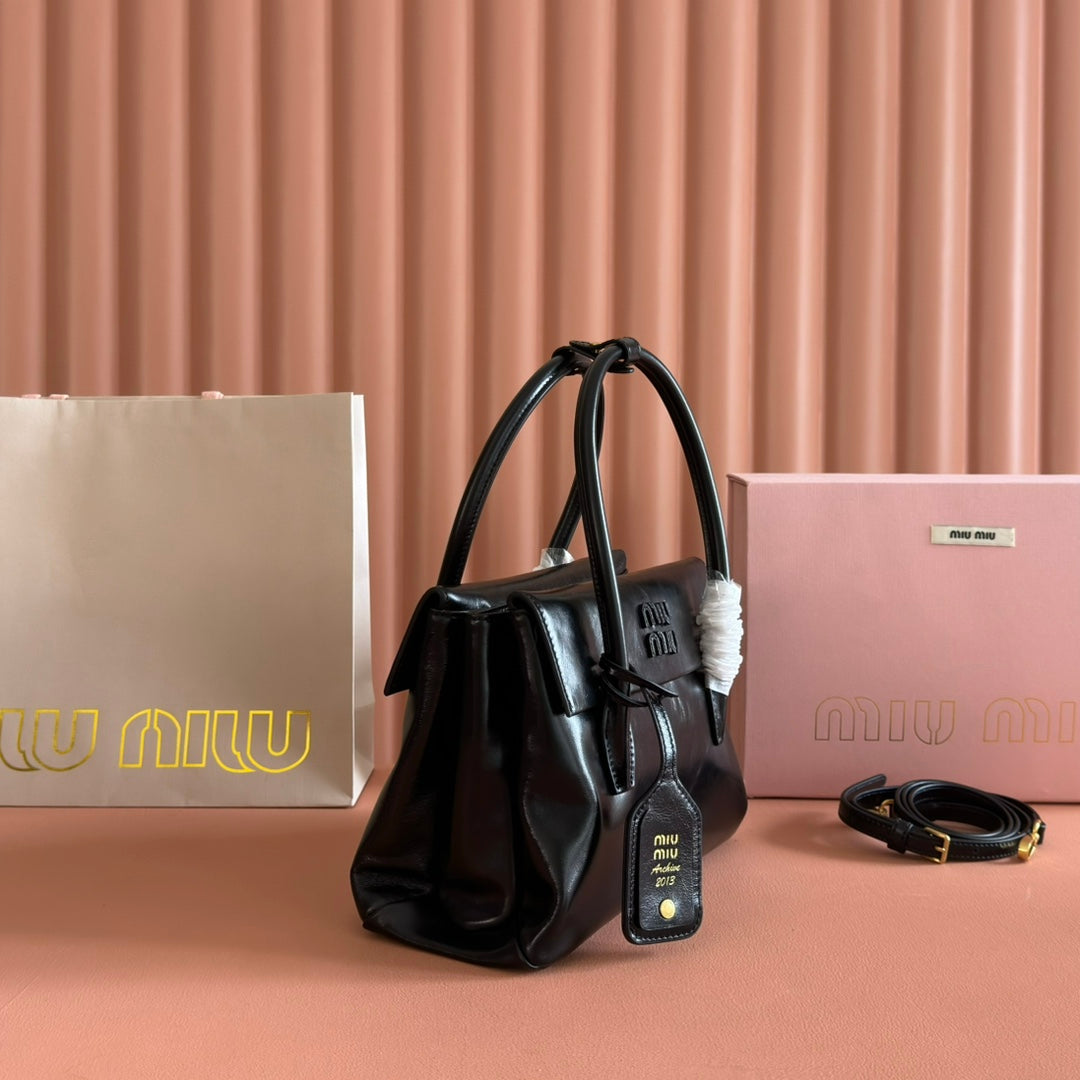 Miu Solitaire Bag 25 Black Calfskin