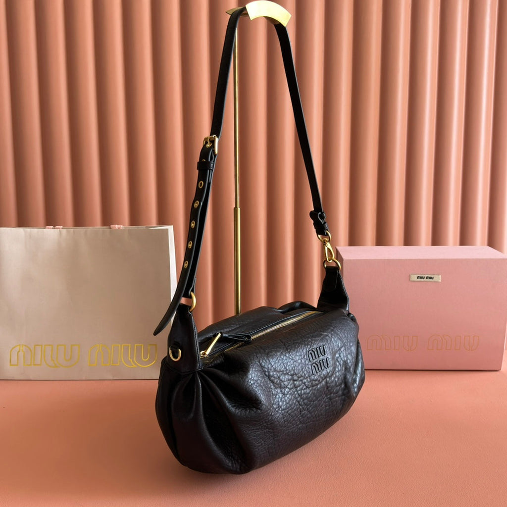 Miu 25ss Large Shoulderbag 40 Black Embossed Lambskin