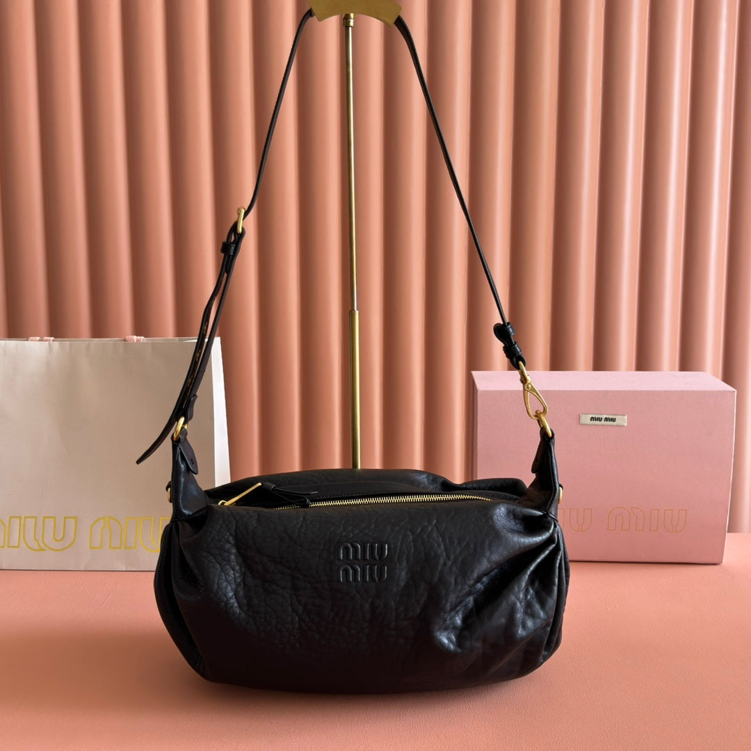 Miu 25ss Large Shoulderbag 40 Black Embossed Lambskin