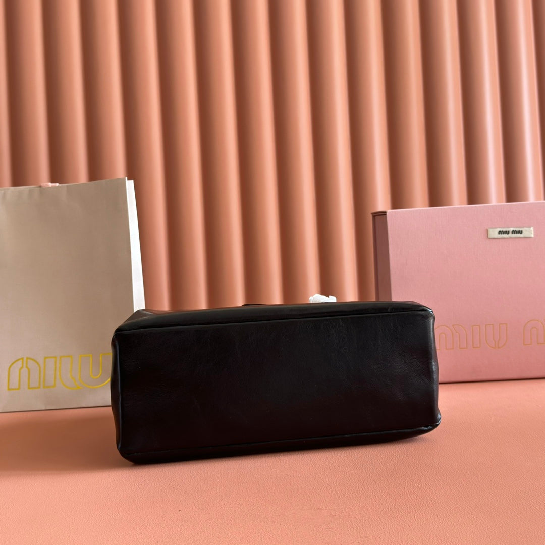 Miu Solitaire Bag 28 Black Calfskin