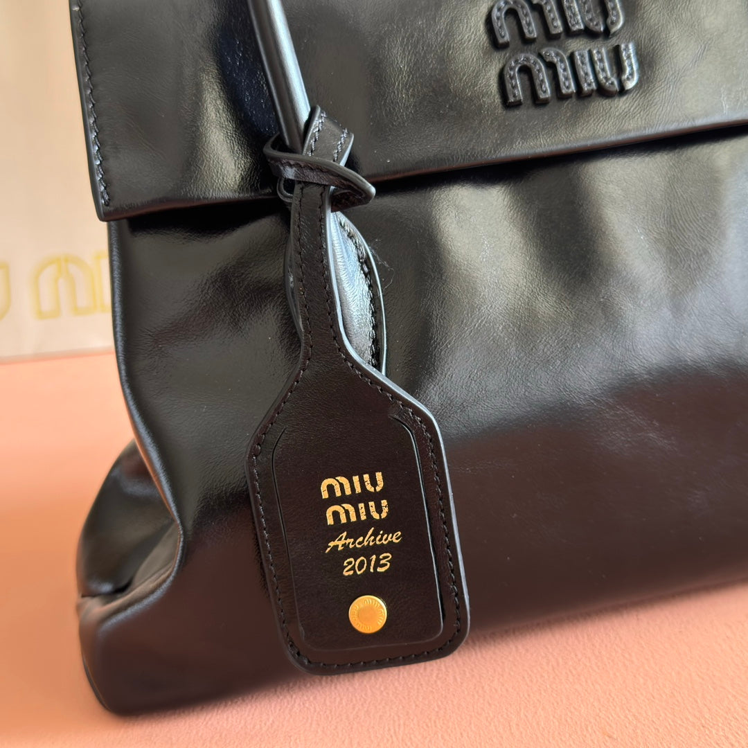 Miu Solitaire Bag 28 Black Calfskin