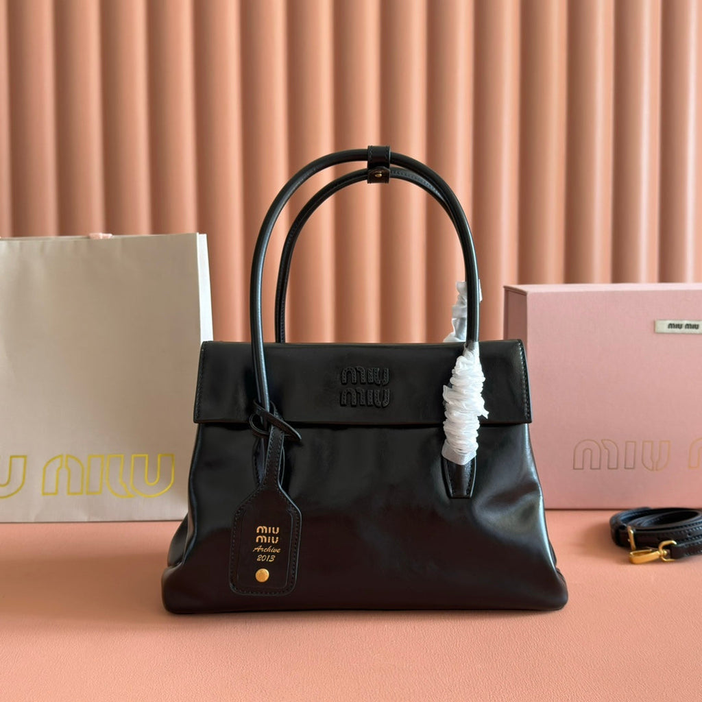 Miu Solitaire Bag 28 Black Calfskin