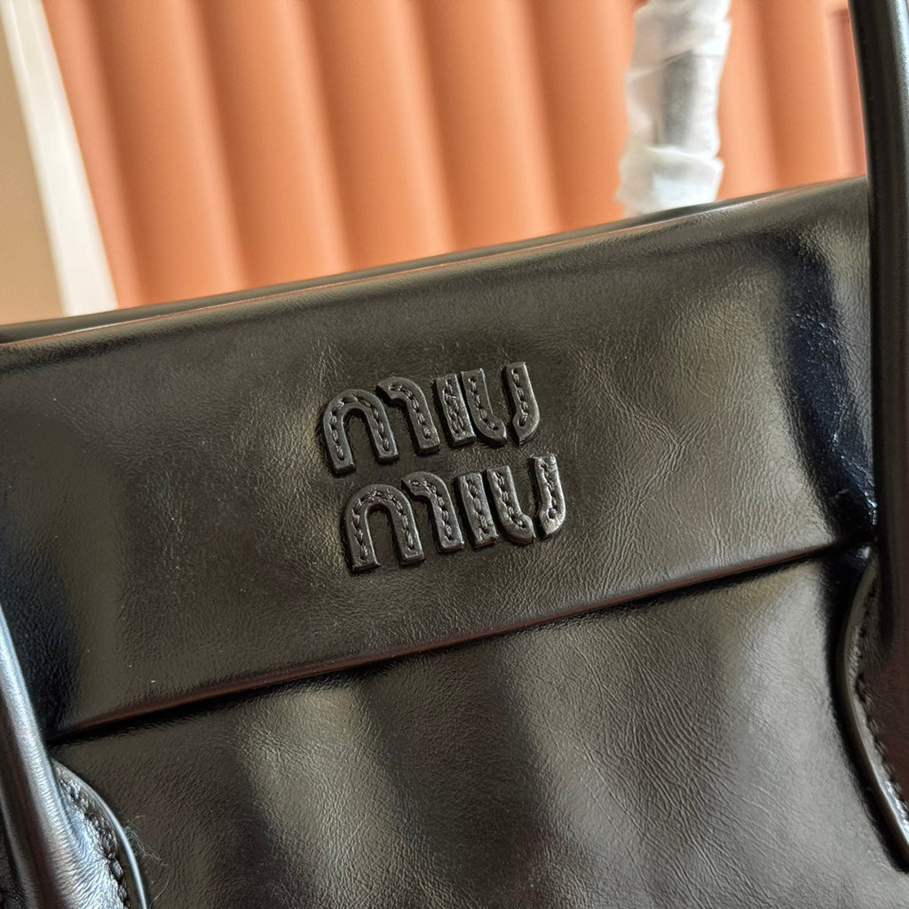 Miu Solitaire Bag 28 Black Calfskin