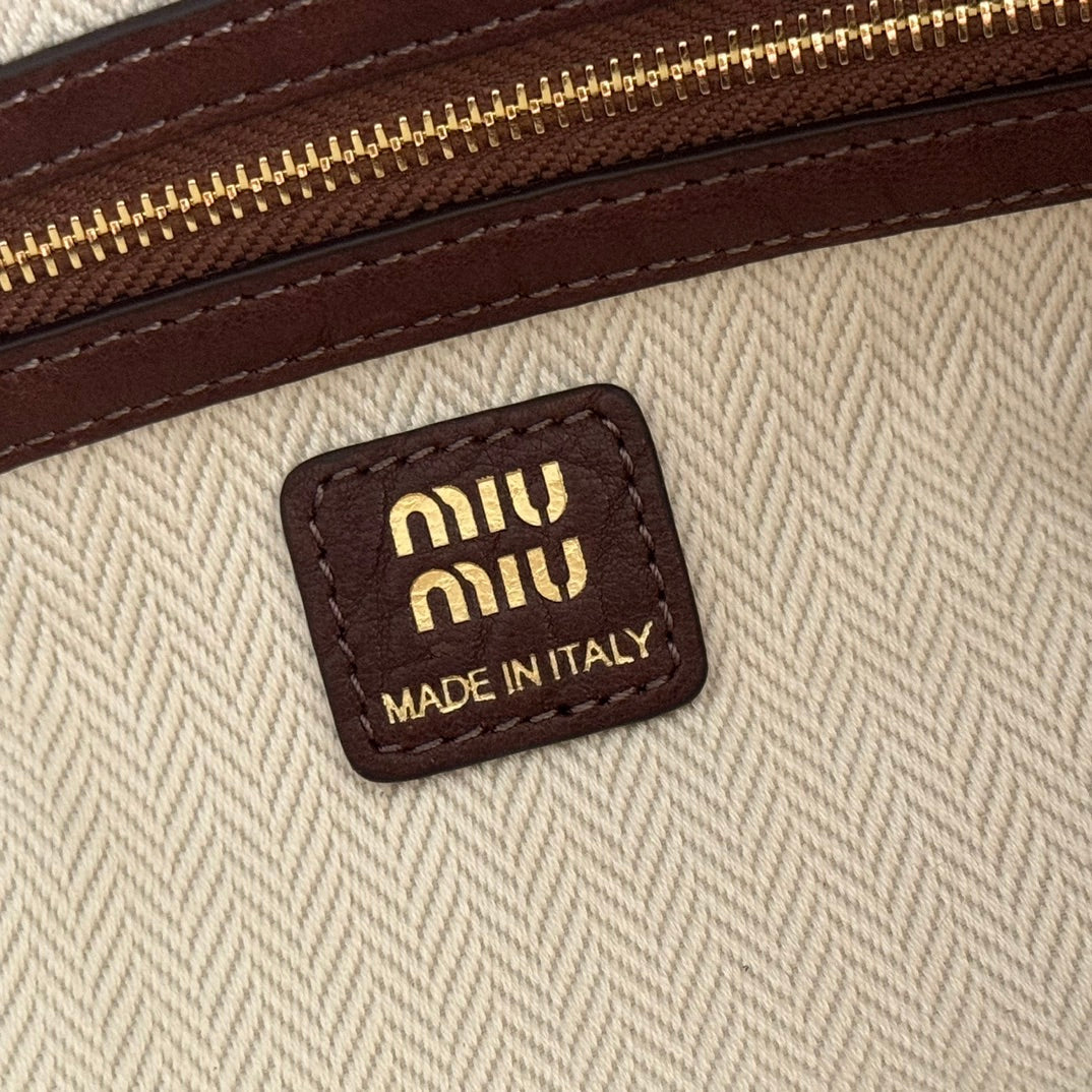 Miu 25ss Large Shoulderbag 40 Brown Embossed Lambskin