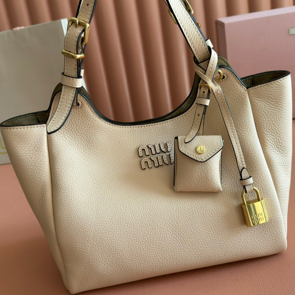 Miu 25ss Leather Bucket Bag 25.5 Muted Pink Grain Leather