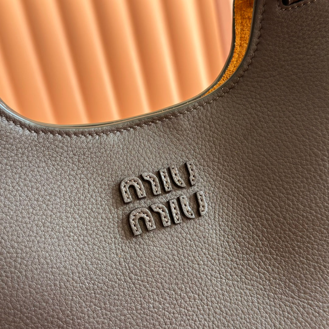 Miu 25ss Leather Bucket Bag 25.5 Black Grain Leather