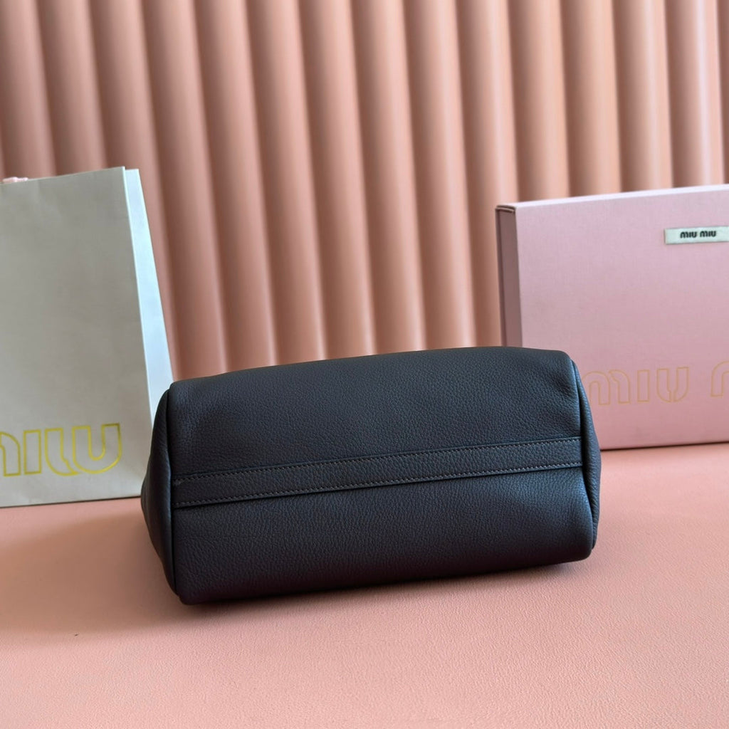 Miu 25ss Leather Bucket Bag 25.5 Black Grain Leather