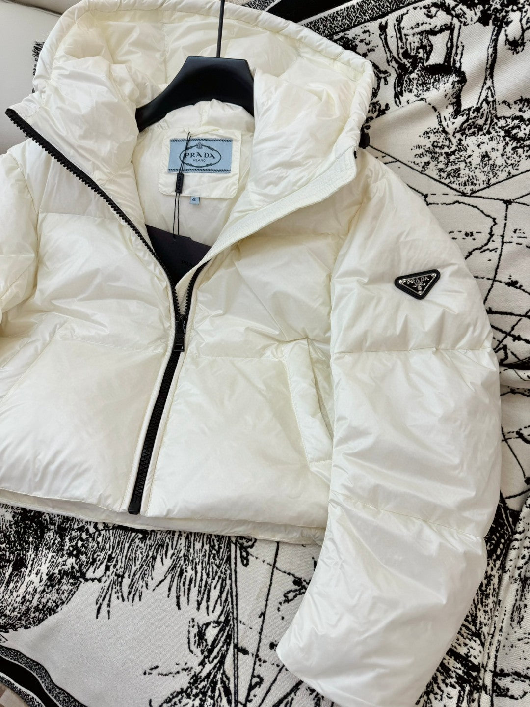 Prada 25 Short Jacket White Down Polyester 317485