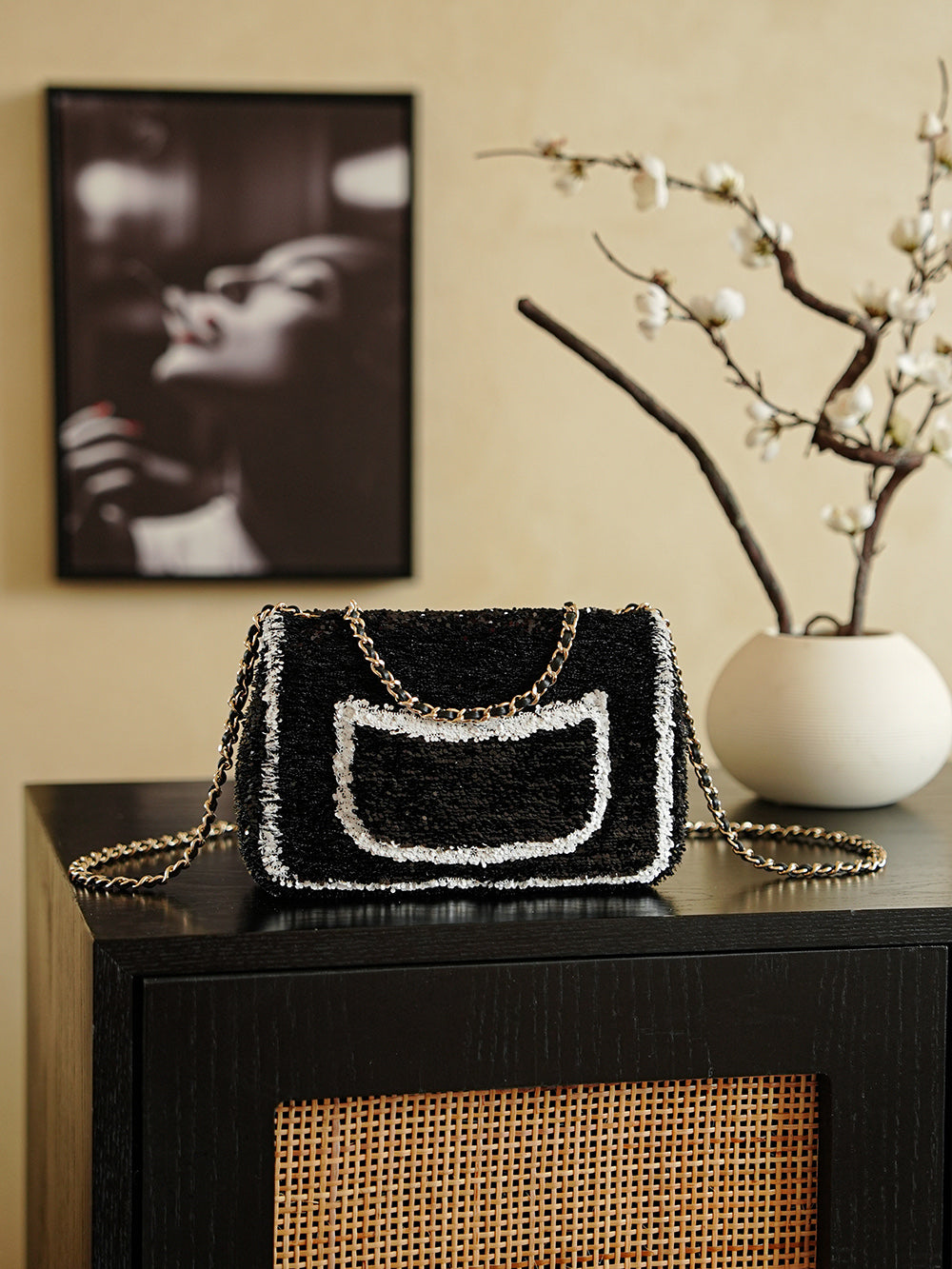 CC 2025 Flap Bag Black White Sequin 308600