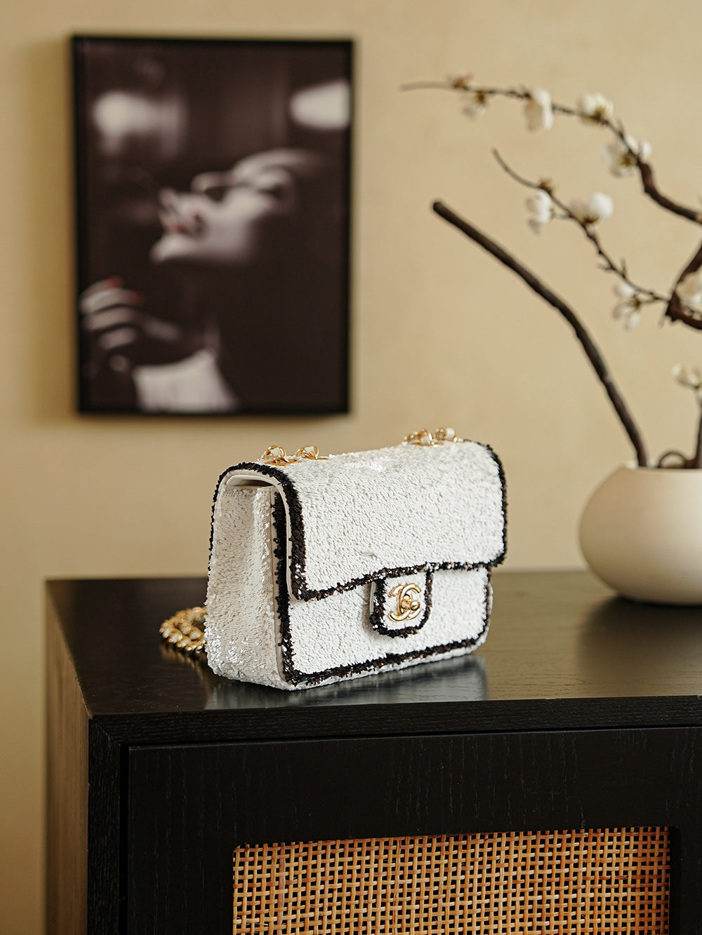 CC 2025 Flap Bag White Black Sequin 308601