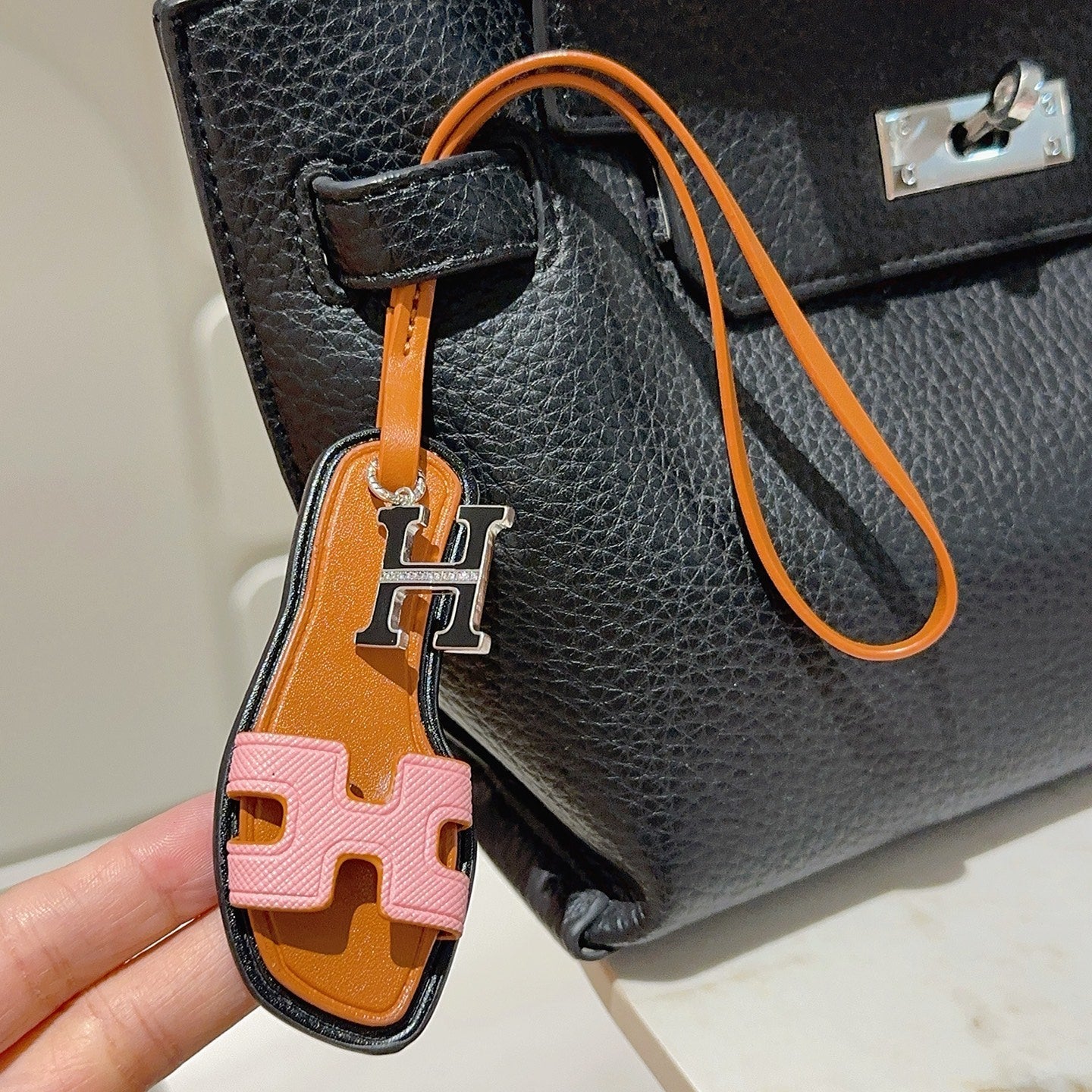 HM Oran Sandal Charm