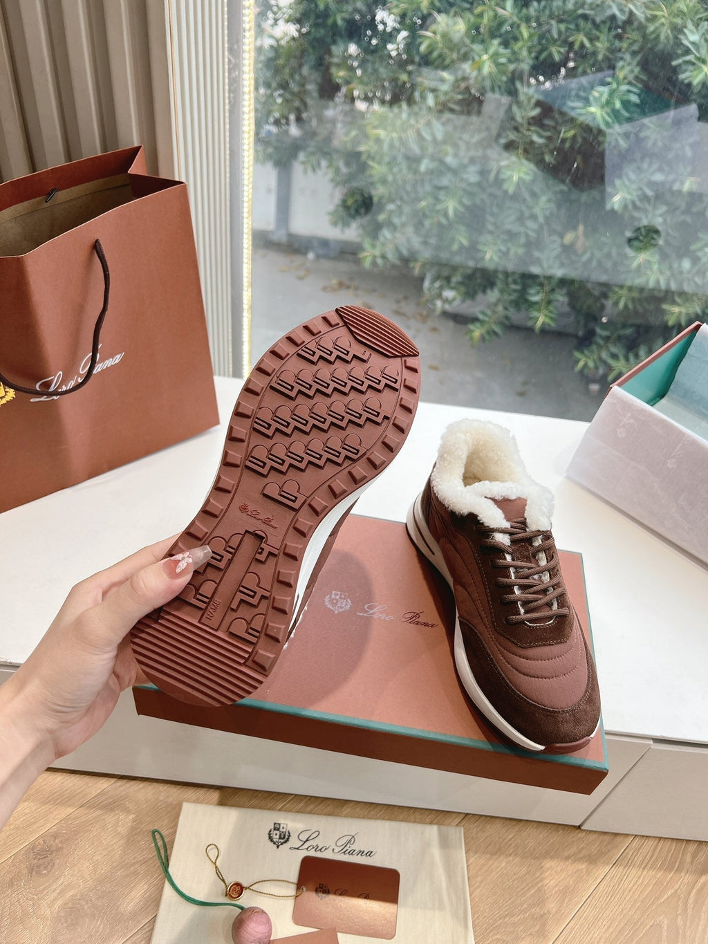 LP Weekend Walk Sneaker Coffee & Chocolate Brown Fur Suede 549511