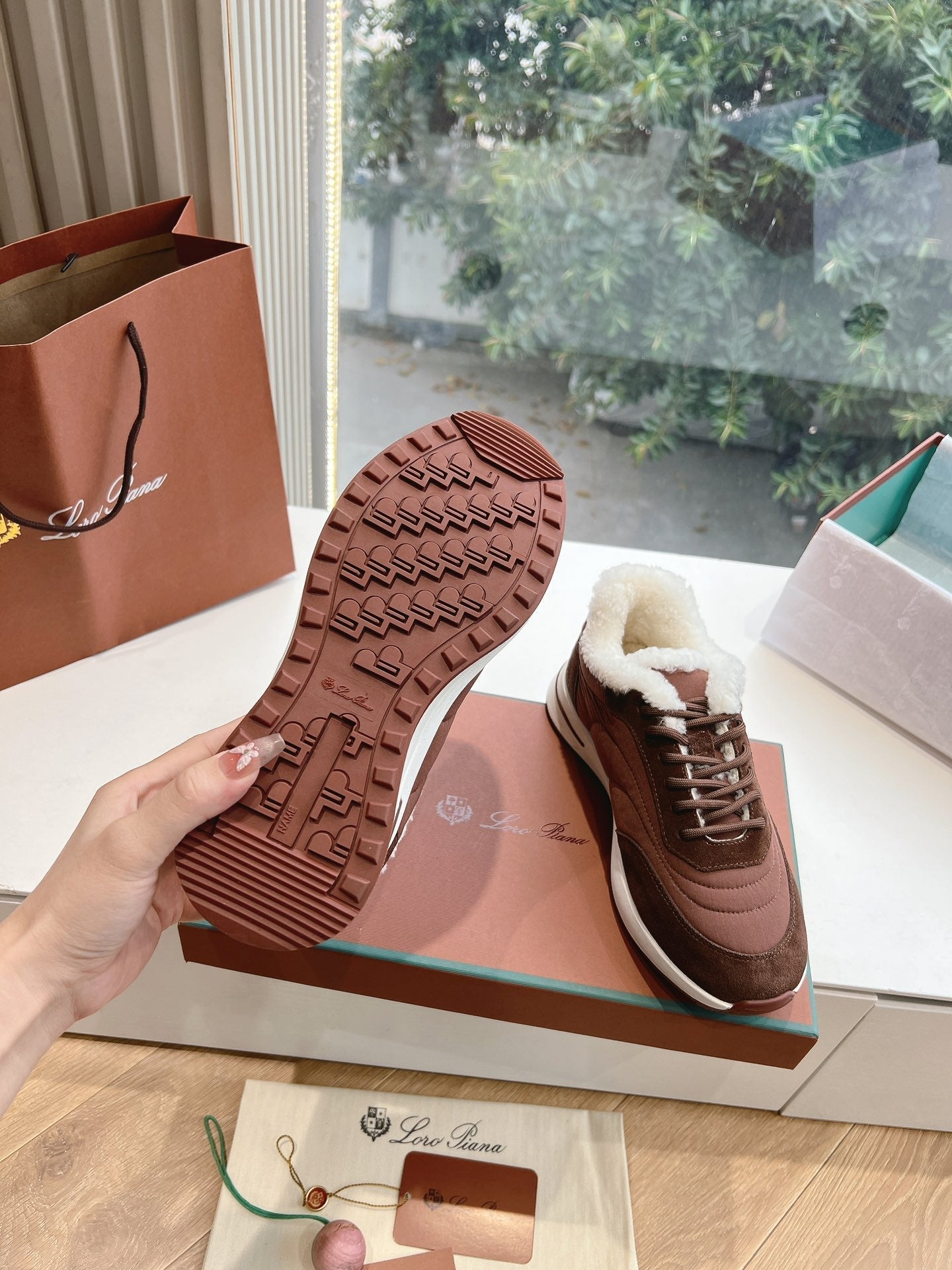 LP Weekend Walk Sneaker Coffee & Chocolate Brown Fur Suede 549511