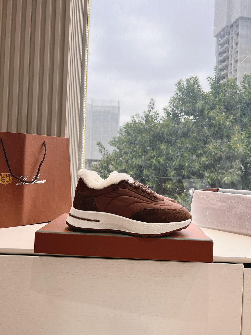 LP Weekend Walk Sneaker Coffee & Chocolate Brown Fur Suede 549511