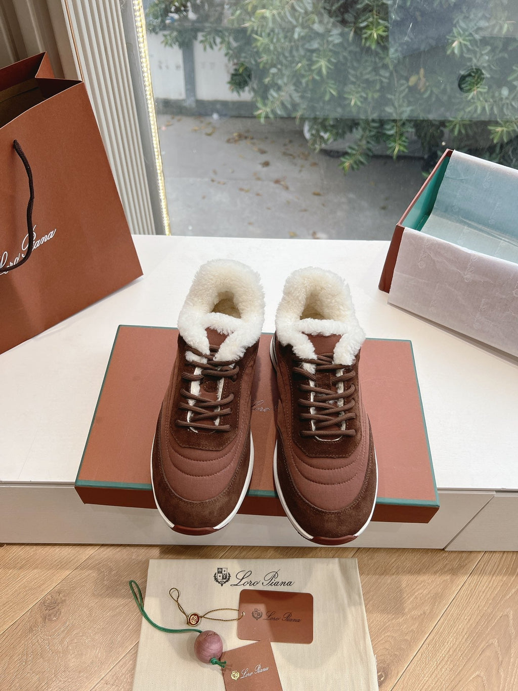 LP Weekend Walk Sneaker Coffee & Chocolate Brown Fur Suede 549511