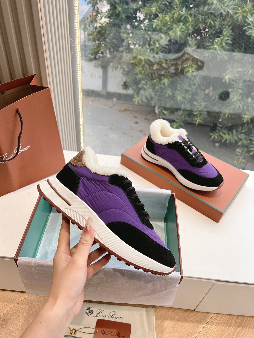 LP Weekend Walk Sneaker Black Purple Fur Suede 549512